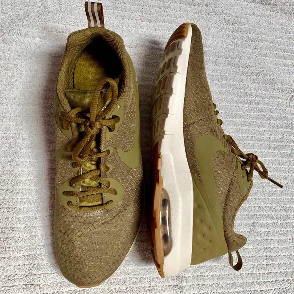 Nike air women’s shoes size 10